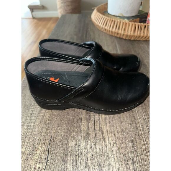 Dansko Pro XP Cabrio Black Professional Slip Resistant Clogs Shoes Size 38 - Picture 1 of 6